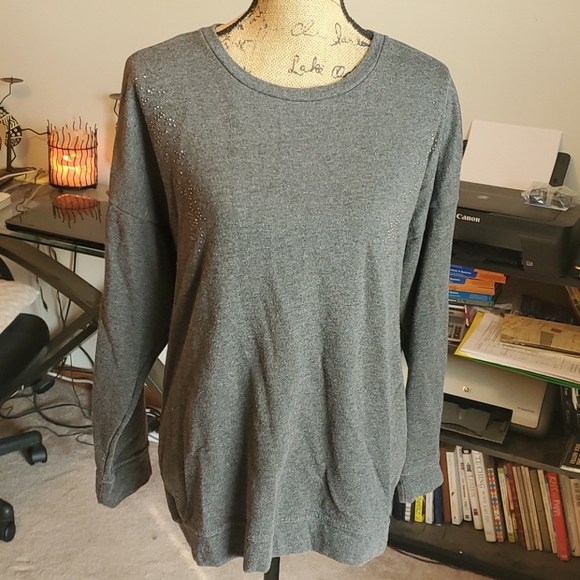 Venus size Large charcoal gray workout top *excellent condition* - Picture 3 of 10